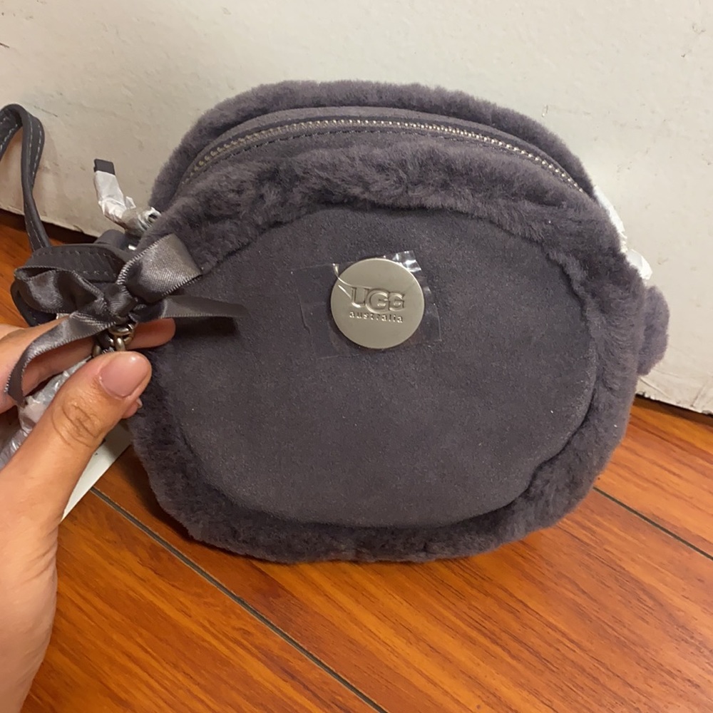 UGG Bailey Bow Suede Crossbody GREY - Picture 3 of 11